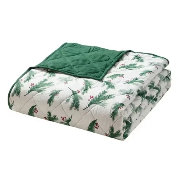 HALLMARK NWT 3pc winter berries quilt set -green/red/gray -queen - Picture 3 of 9